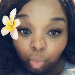 Meet your Posher, Danyelle